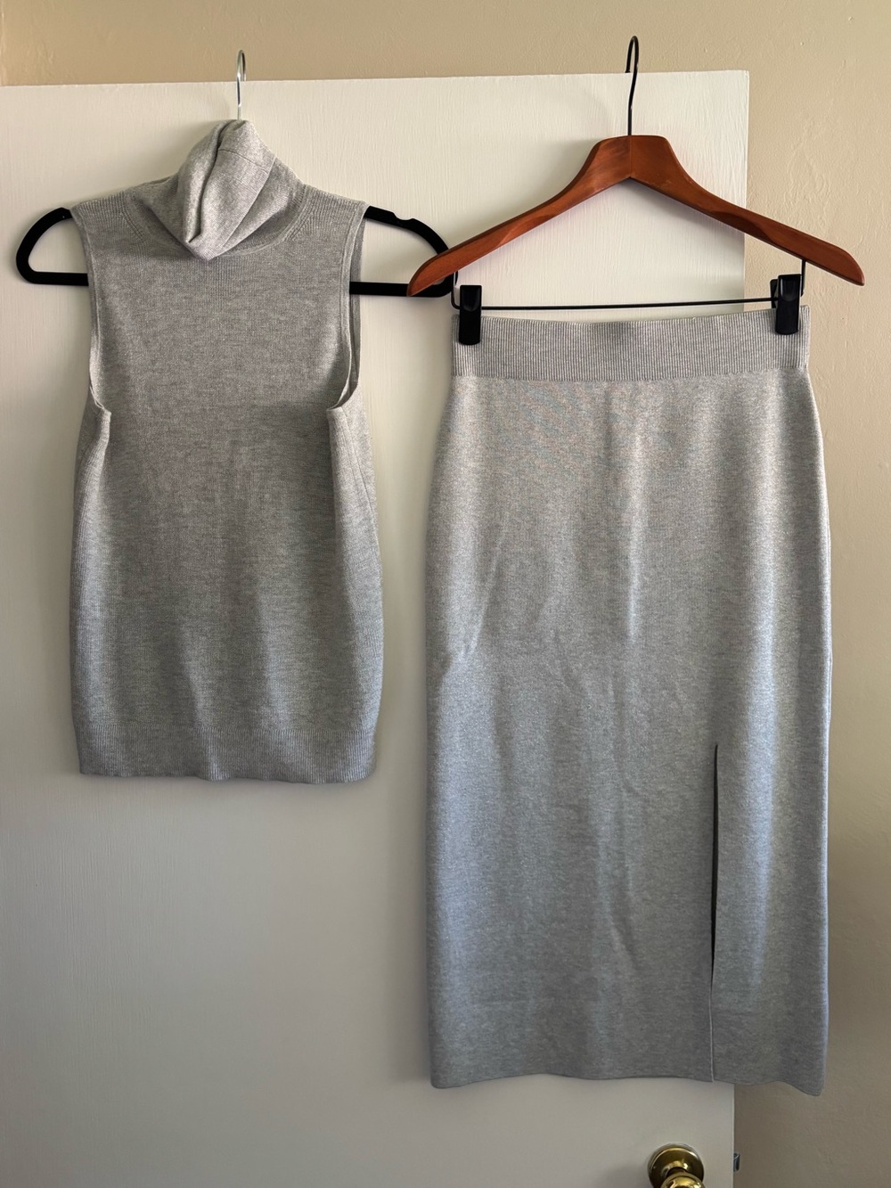 Banana Republic 2 Piece Sleeveless Knit Midi Skirt Set - Light Gray